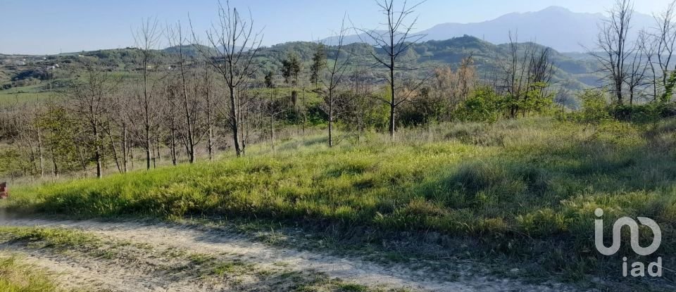 Land of 280,000 m² in Montefino (64030)
