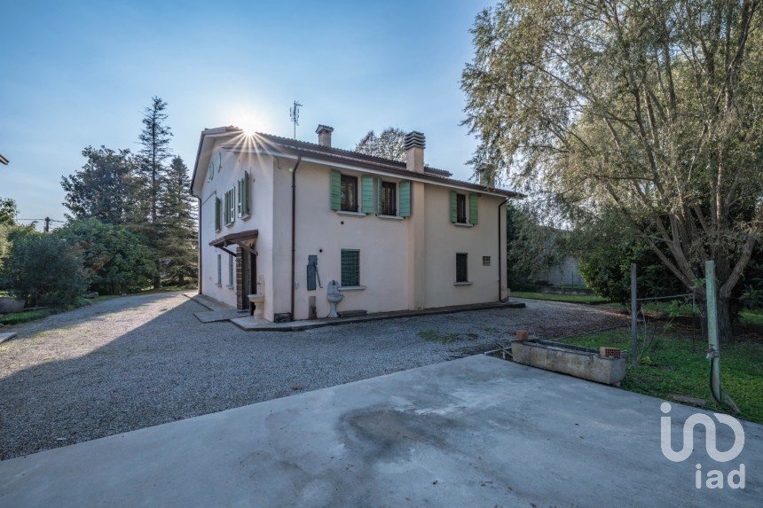 Villa storica 15 locali di 540 m² in Ceresara (46040)