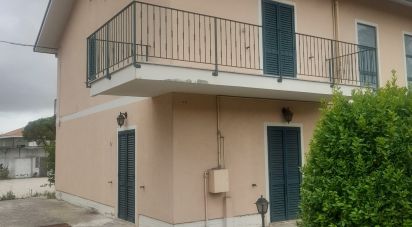Quadrilocale di 235 m² a Giulianova (64021)