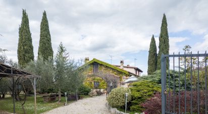 Farm 6 rooms of 250 m² in Scandriglia (02038)