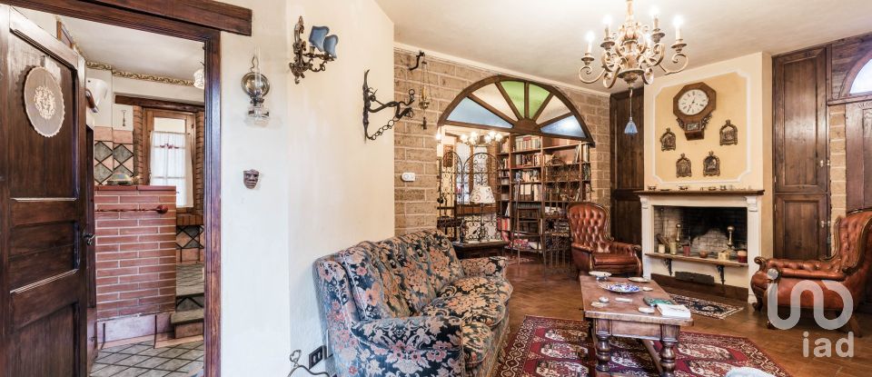 Farm 6 rooms of 250 m² in Scandriglia (02038)