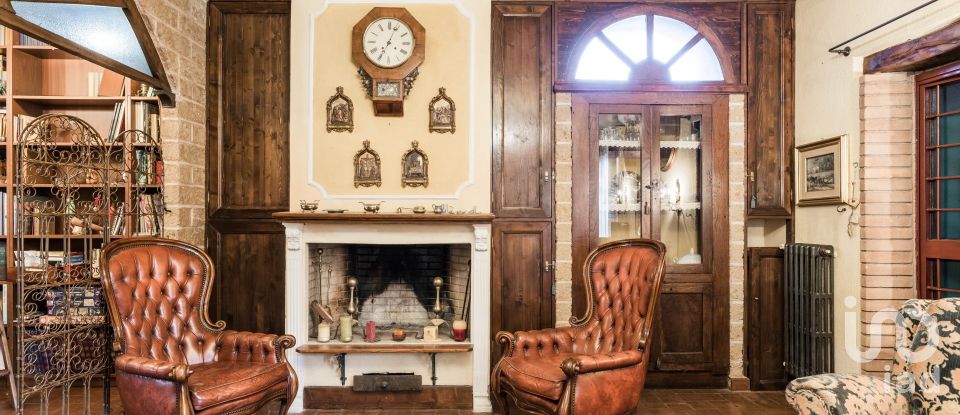 Farm 6 rooms of 250 m² in Scandriglia (02038)