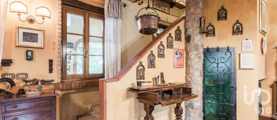 Farm 6 rooms of 250 m² in Scandriglia (02038)