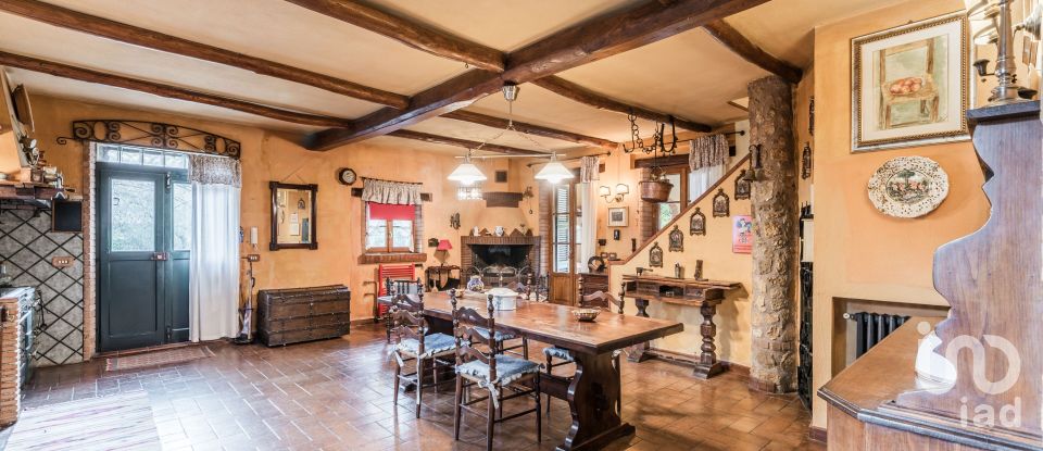 Farm 6 rooms of 250 m² in Scandriglia (02038)