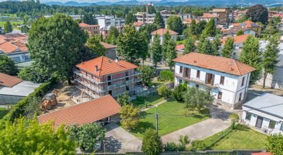 Casale 5 locali di 190 m² in Fino Mornasco (22073)