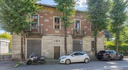 Casale 5 locali di 190 m² in Fino Mornasco (22073)