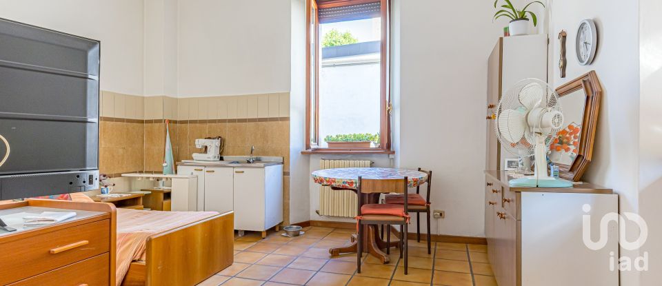 Casale 5 locali di 190 m² in Fino Mornasco (22073)