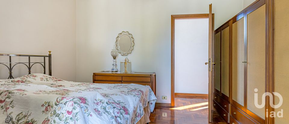 Casale 5 locali di 190 m² in Fino Mornasco (22073)