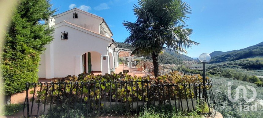 House 11 rooms of 300 m² in Tovo San Giacomo (17020)