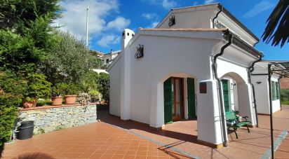 Casa indipendente / Villa 11 locali di 300 m² in Tovo San Giacomo (17020)