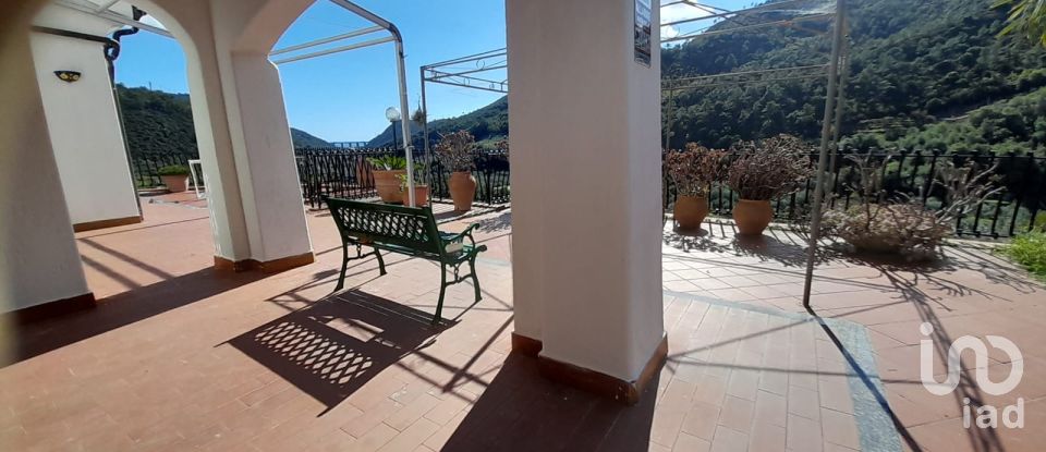 House 11 rooms of 300 m² in Tovo San Giacomo (17020)