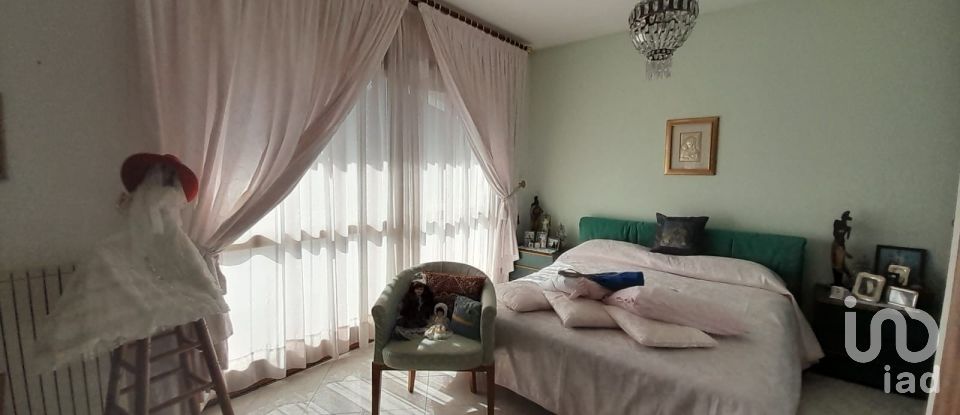 House 11 rooms of 300 m² in Tovo San Giacomo (17020)