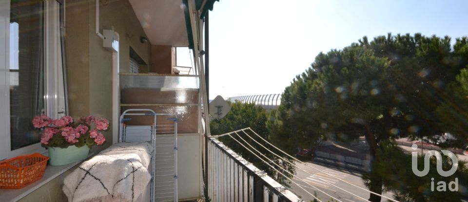 Three-room apartment of 90 m² in Genova (16157)