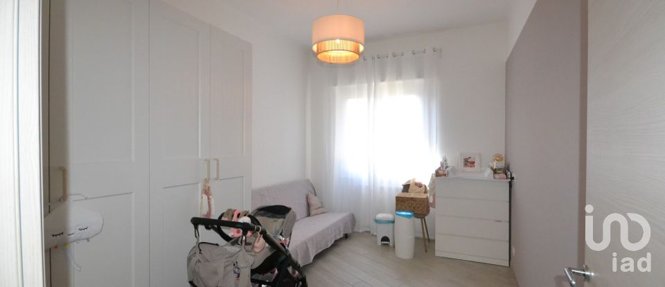 Three-room apartment of 90 m² in Genova (16157)