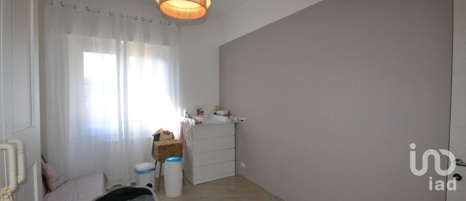 Three-room apartment of 90 m² in Genova (16157)