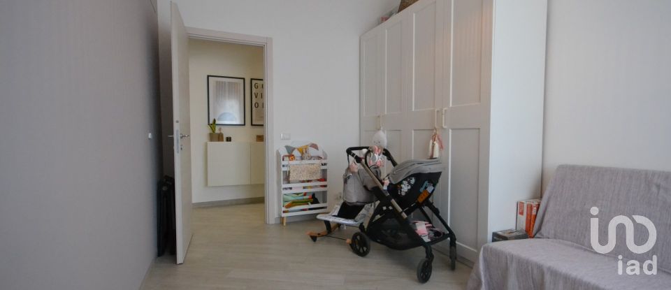 Three-room apartment of 90 m² in Genova (16157)
