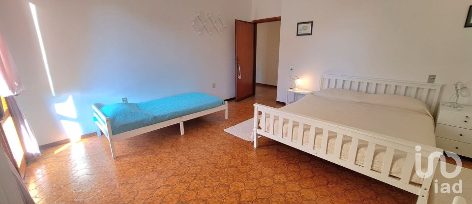 House boat 11 rooms of 261 m² in Vinci (50059)