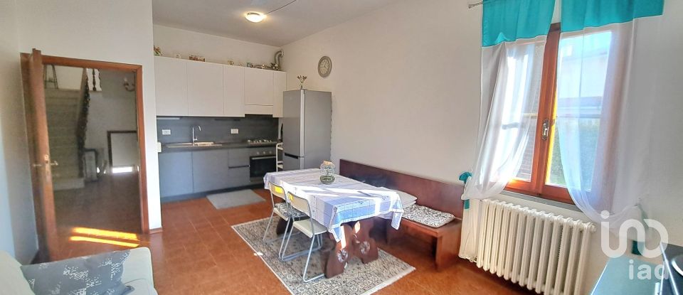 House boat 11 rooms of 261 m² in Vinci (50059)