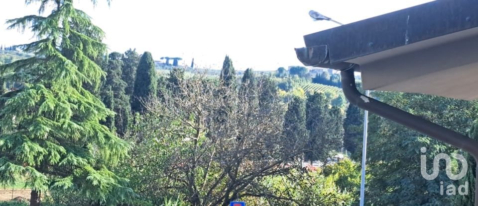 House boat 11 rooms of 261 m² in Vinci (50059)