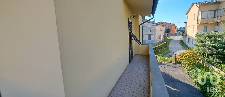 House boat 11 rooms of 261 m² in Vinci (50059)