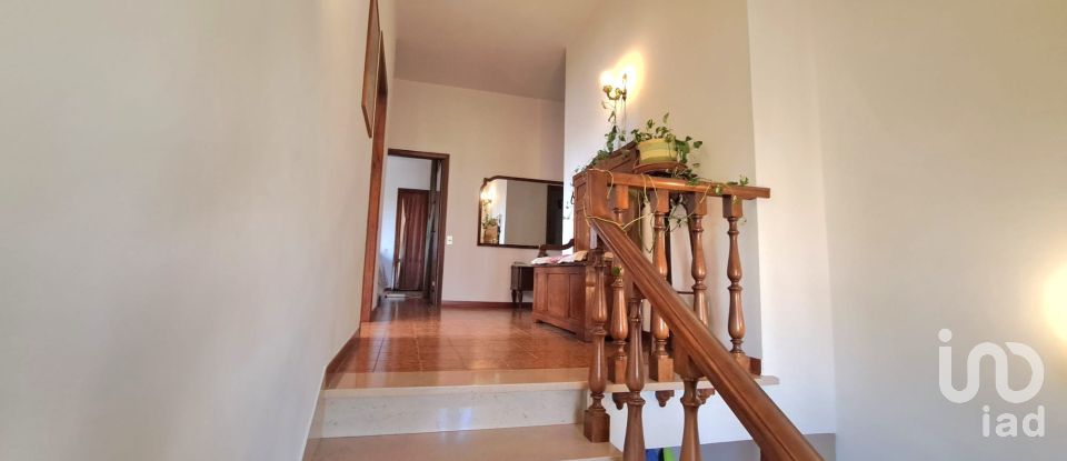 House boat 11 rooms of 261 m² in Vinci (50059)