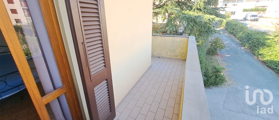 House boat 11 rooms of 261 m² in Vinci (50059)