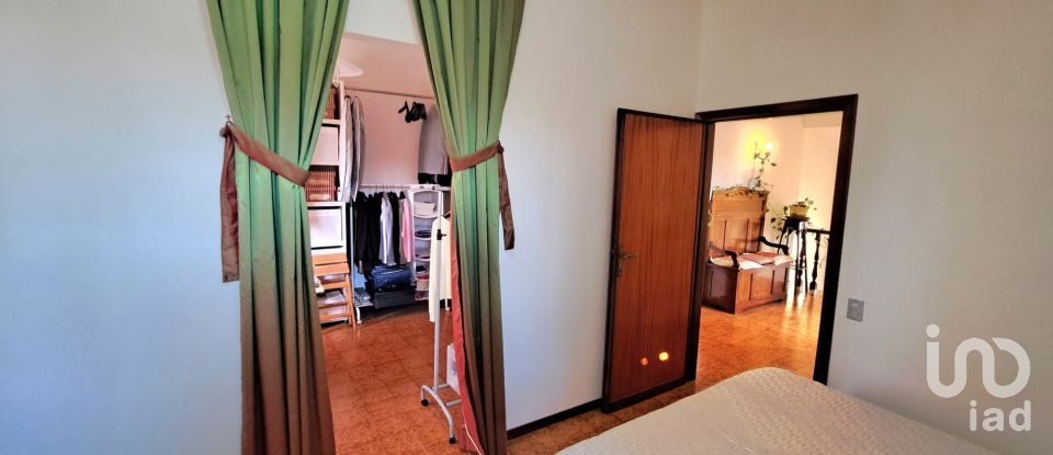 House boat 11 rooms of 261 m² in Vinci (50059)