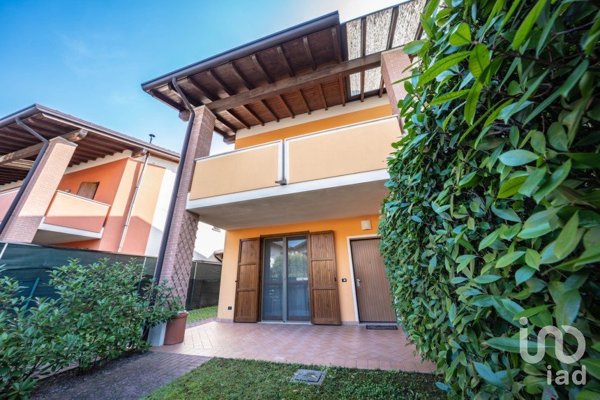 Villa Bifamiliare 5 locali di 175 m² in Medole (46046)