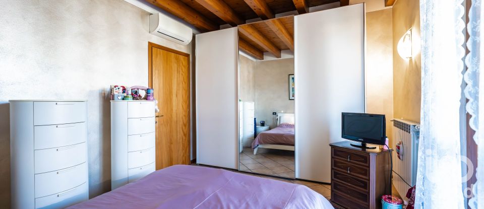 Villa Bifamiliare 5 locali di 175 m² in Medole (46046)