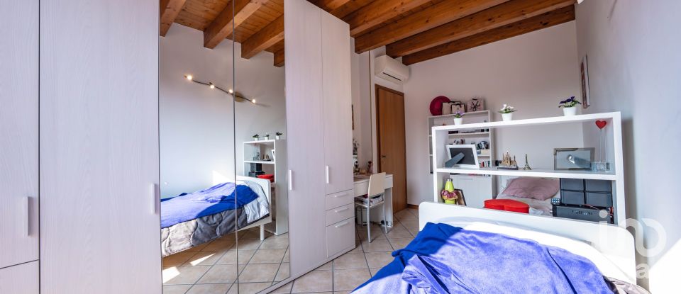 Villa Bifamiliare 5 locali di 175 m² in Medole (46046)