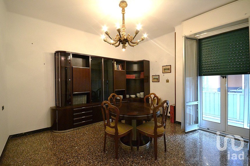 Four-room apartment of 80 m² in Genova (16149)
