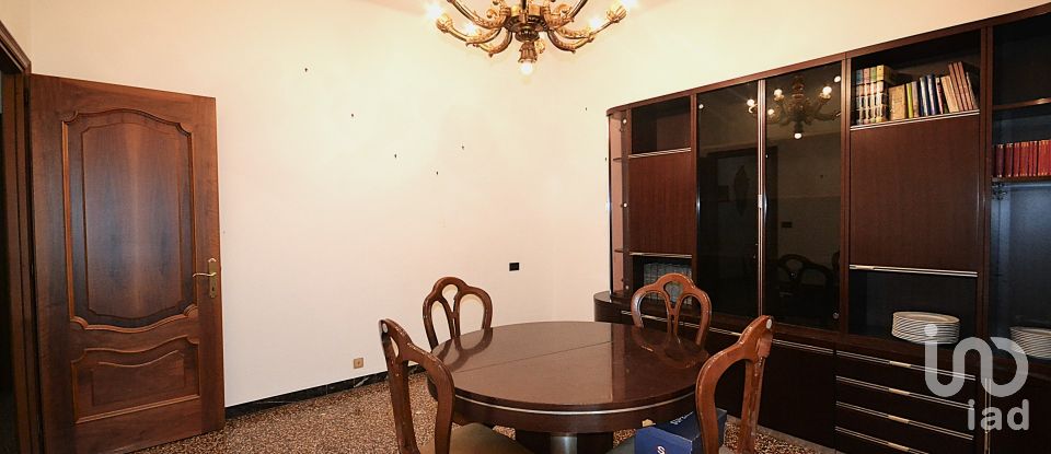 Four-room apartment of 80 m² in Genova (16149)