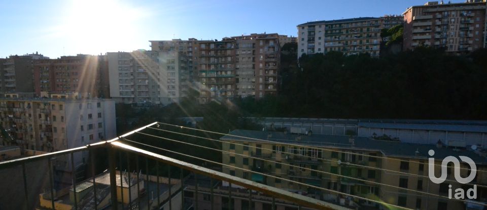 Four-room apartment of 80 m² in Genova (16149)