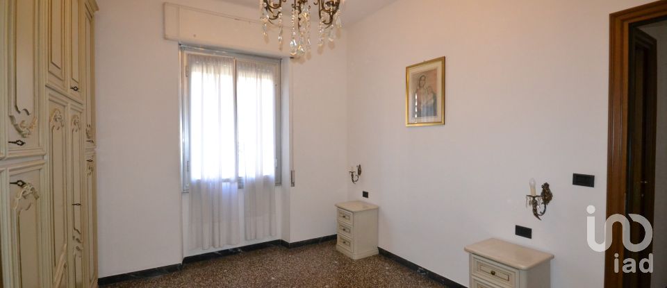 Four-room apartment of 80 m² in Genova (16149)