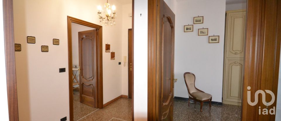 Four-room apartment of 80 m² in Genova (16149)