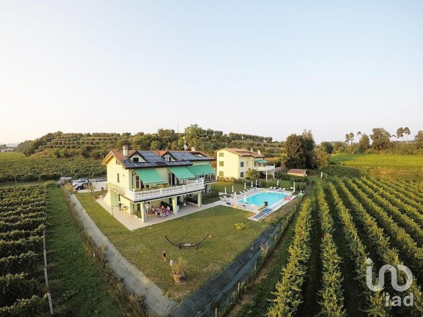 Appartamento 5 locali di 166 m² a Pastrengo (37010)