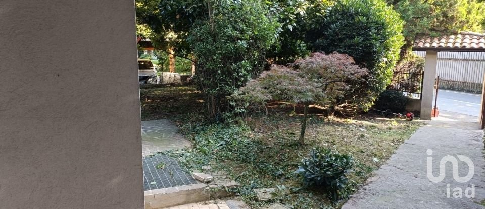 Casa indipendente / Villa 8 locali di 192 m² in Lomagna (23871)