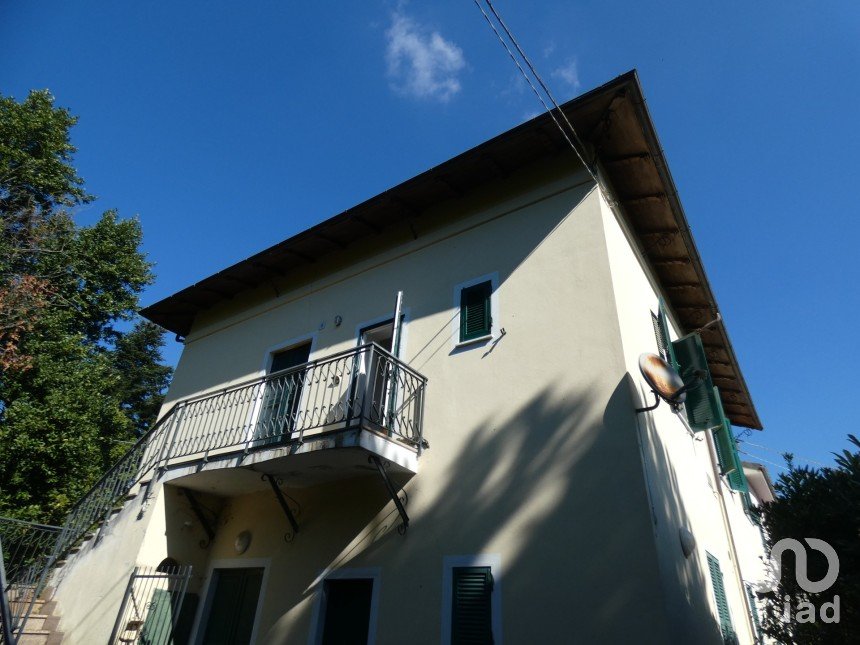 Apartment 6 rooms of 119 m² in Carro (19020)
