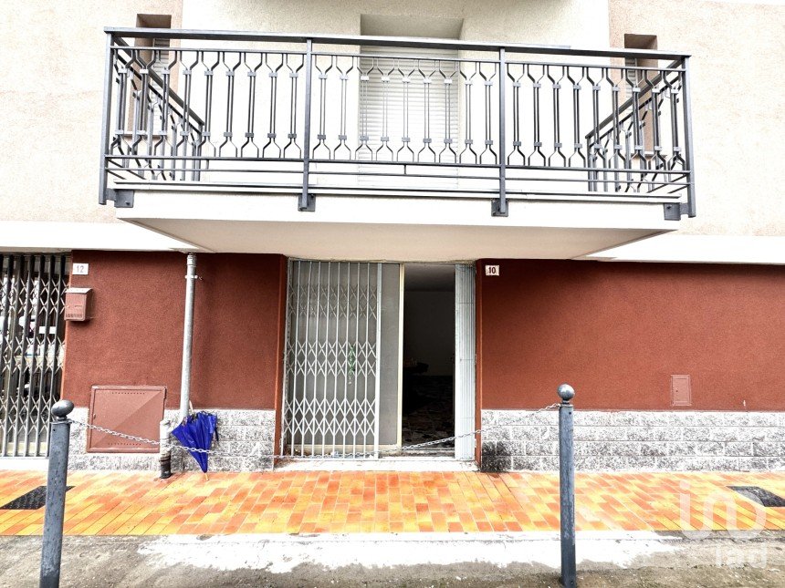 Shop / premises commercial of 90 m² in Borghetto Santo Spirito (17052)