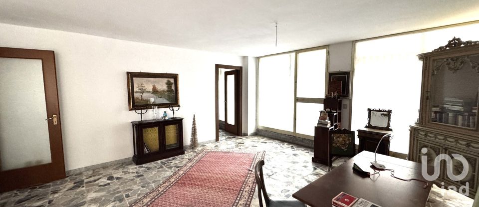 Shop / premises commercial of 90 m² in Borghetto Santo Spirito (17052)