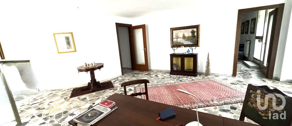 Shop / premises commercial of 90 m² in Borghetto Santo Spirito (17052)