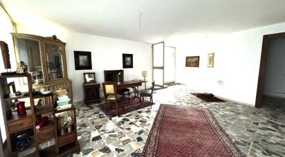 Negozio / locale commerciale di 90 m² in Borghetto Santo Spirito (17052)