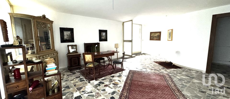 Shop / premises commercial of 90 m² in Borghetto Santo Spirito (17052)