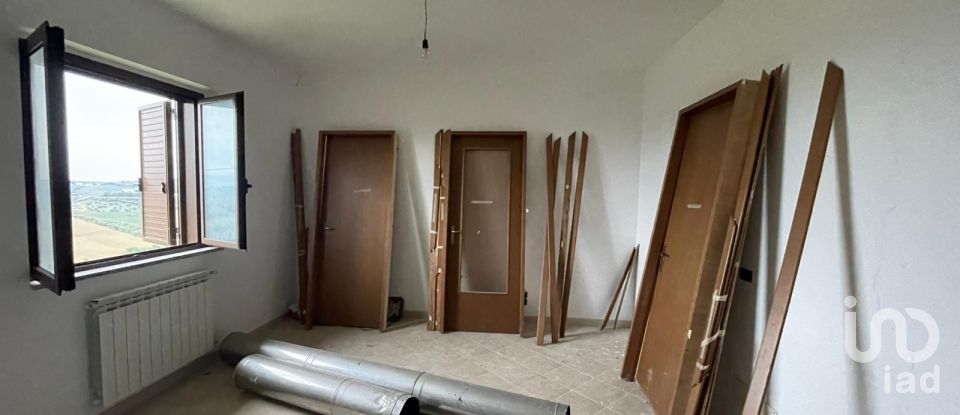 Casa indipendente 13 locali di 325 m² in Pianella (65019)