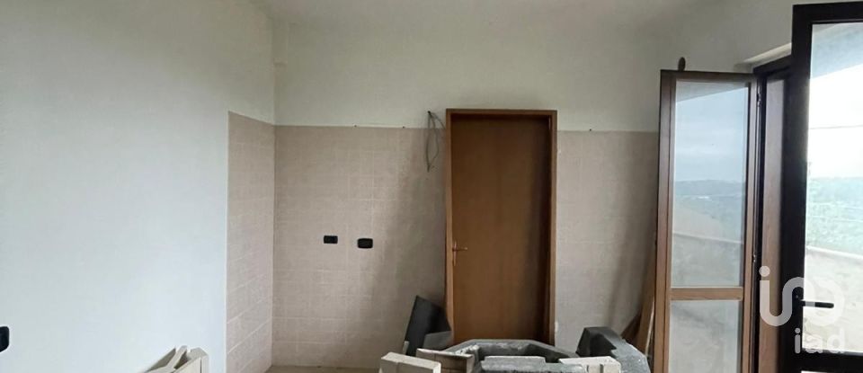 Casa indipendente 13 locali di 325 m² in Pianella (65019)