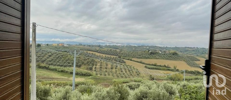 Casa indipendente 13 locali di 325 m² in Pianella (65019)