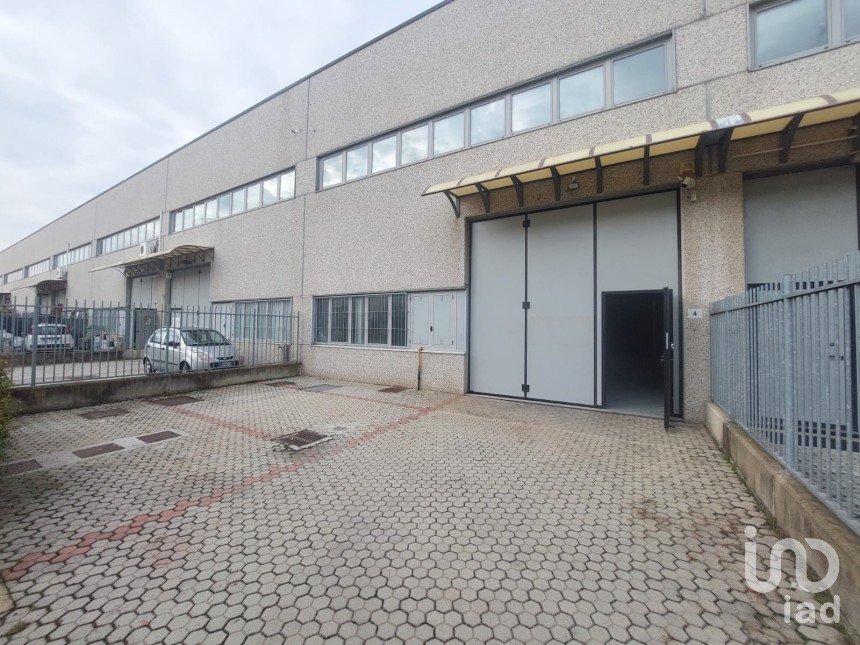 Warehouse of 342 m² in Senago (20030)