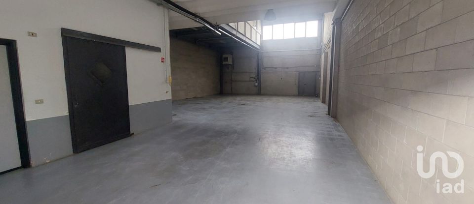 Warehouse of 342 m² in Senago (20030)