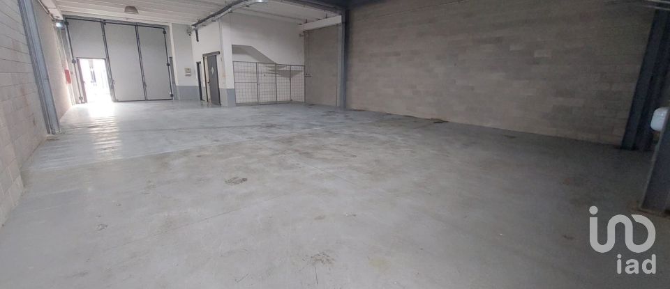 Warehouse of 342 m² in Senago (20030)