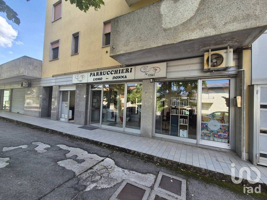 Negozio / locale commerciale di 110 m² in Mirano (30035)